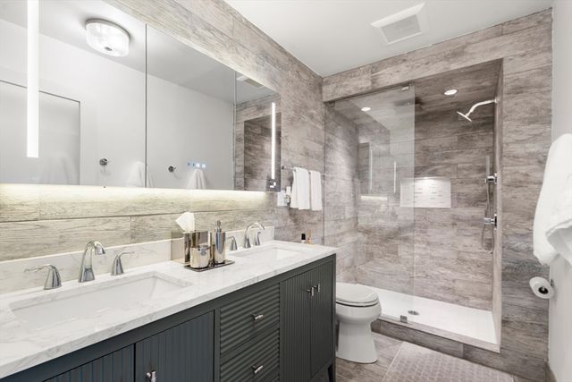 21 Harbourside Rd 26, Quincy, MA 02171