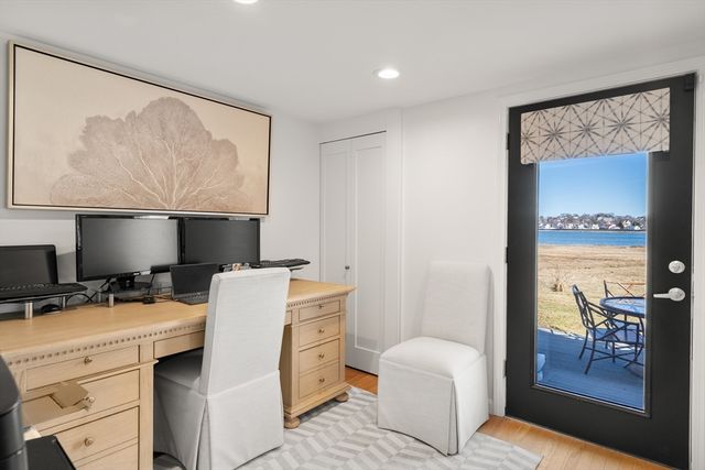 21 Harbourside Rd 26, Quincy, MA 02171