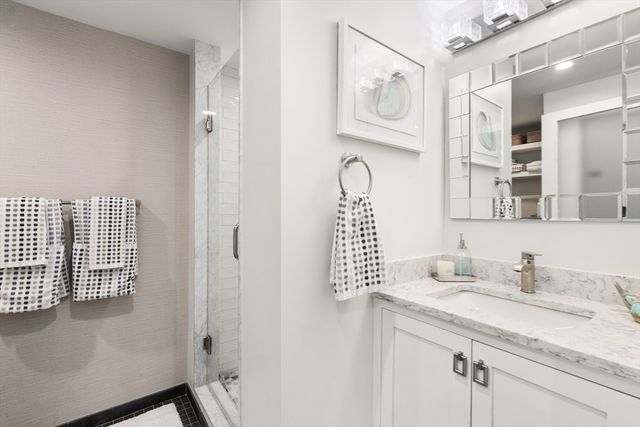 21 Harbourside Rd 26, Quincy, MA 02171