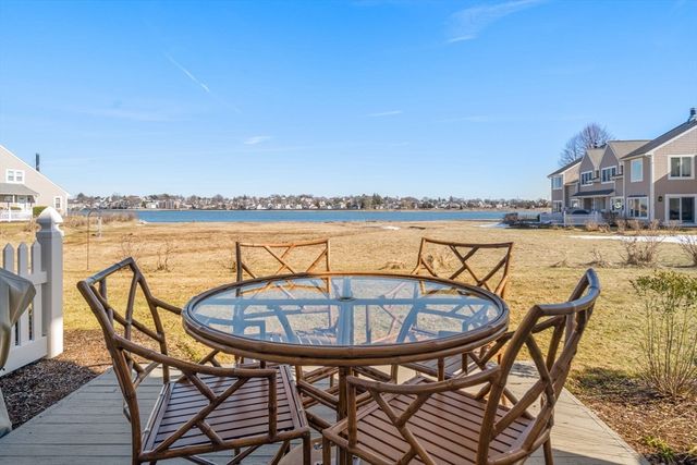 21 Harbourside Rd 26, Quincy, MA 02171