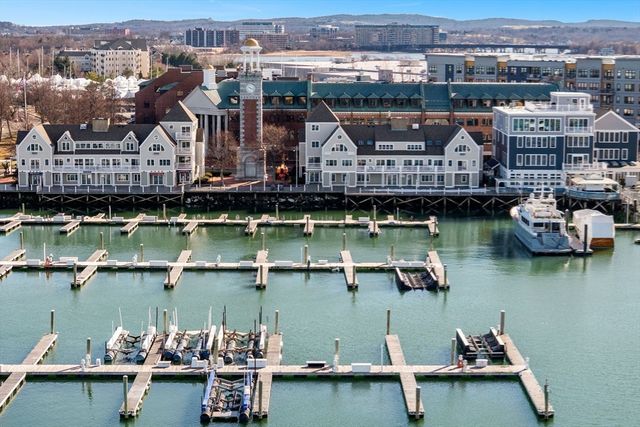 21 Harbourside Rd 26, Quincy, MA 02171