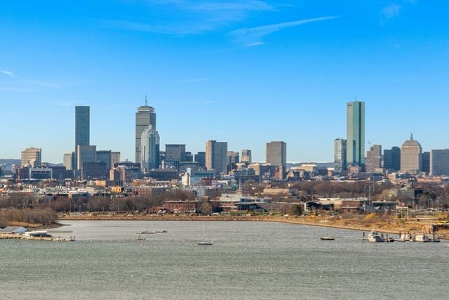 21 Harbourside Rd 26, Quincy, MA 02171