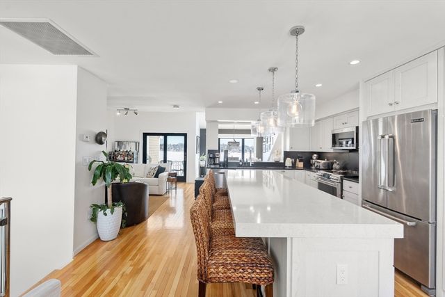 21 Harbourside Rd 26, Quincy, MA 02171