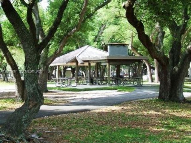 3300 Atlanta 15C, Hollywood, FL 33021