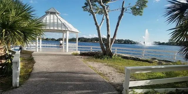 3300 Atlanta 15C, Hollywood, FL 33021