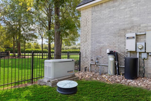 10311 Clubhouse Circle, Magnolia, TX 77354