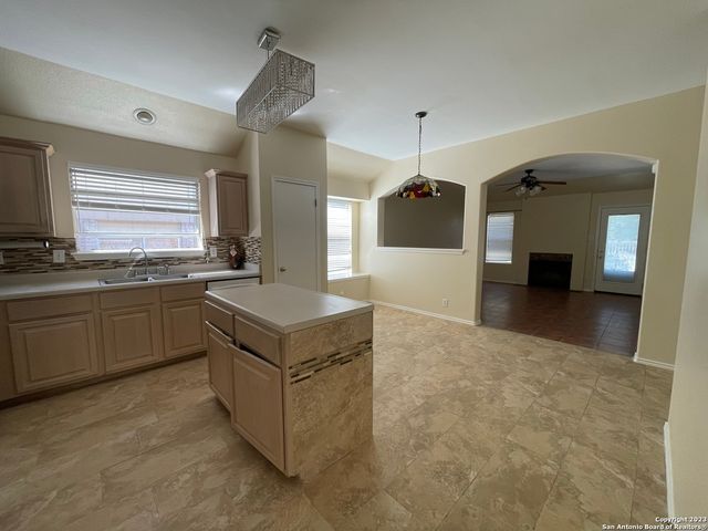 1719 Pinetum, San Antonio, TX 78213