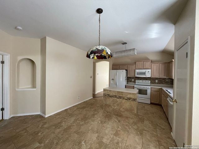 1719 Pinetum, San Antonio, TX 78213