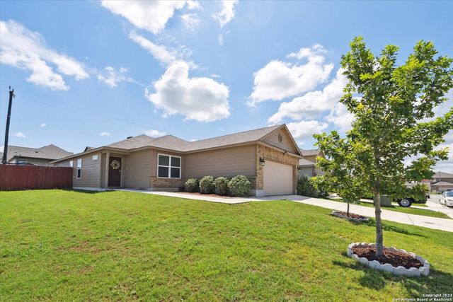 4522 HEATHERS CROSS, St Hedwig, TX 78152