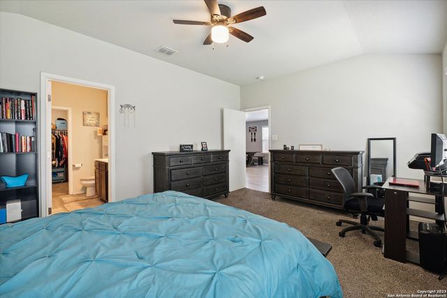 4522 HEATHERS CROSS, St Hedwig, TX 78152