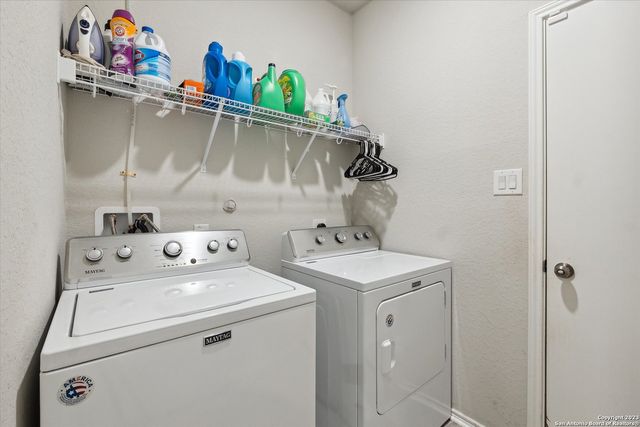 4522 HEATHERS CROSS, St Hedwig, TX 78152