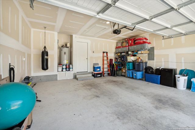 4522 HEATHERS CROSS, St Hedwig, TX 78152