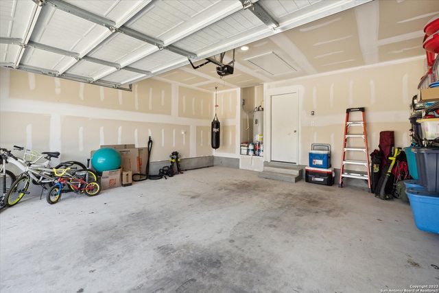 4522 HEATHERS CROSS, St Hedwig, TX 78152