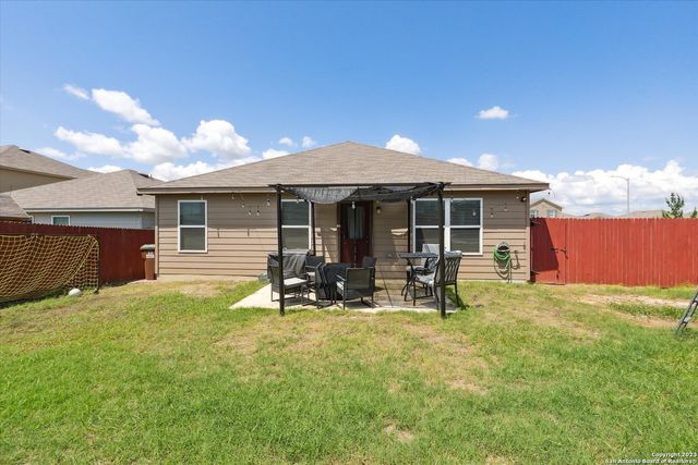 4522 HEATHERS CROSS, St Hedwig, TX 78152
