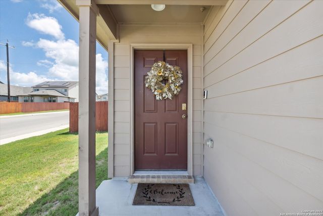 4522 HEATHERS CROSS, St Hedwig, TX 78152