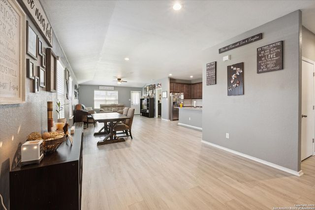 4522 HEATHERS CROSS, St Hedwig, TX 78152