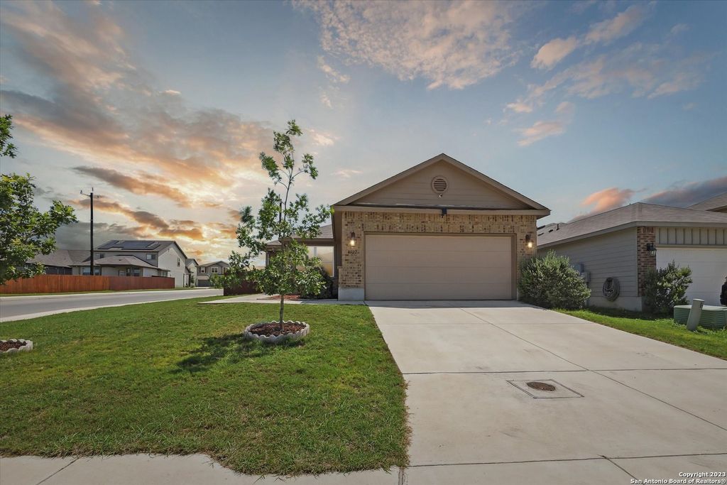 4522 HEATHERS CROSS, St Hedwig, TX 78152