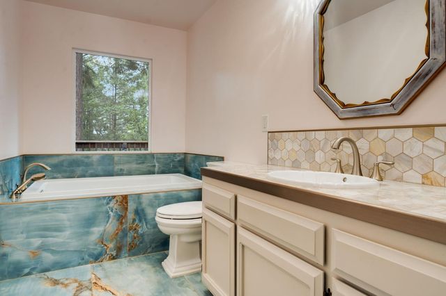5531 Begonia Dr, Pollock Pines, CA 95726