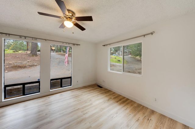 5531 Begonia Dr, Pollock Pines, CA 95726