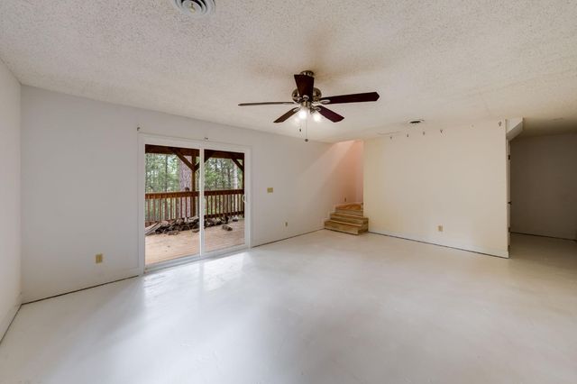 5531 Begonia Dr, Pollock Pines, CA 95726