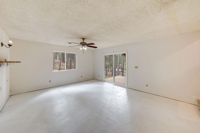 5531 Begonia Dr, Pollock Pines, CA 95726