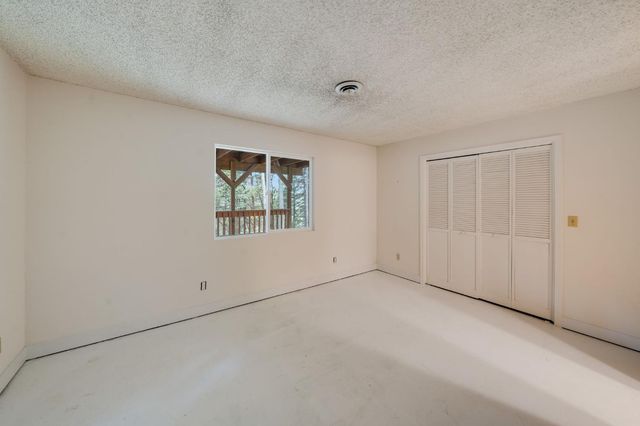 5531 Begonia Dr, Pollock Pines, CA 95726