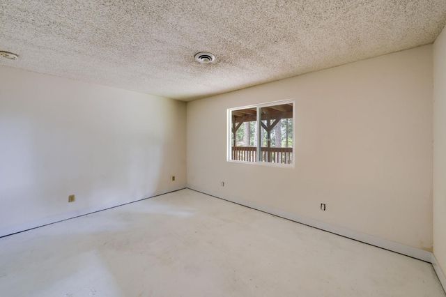 5531 Begonia Dr, Pollock Pines, CA 95726