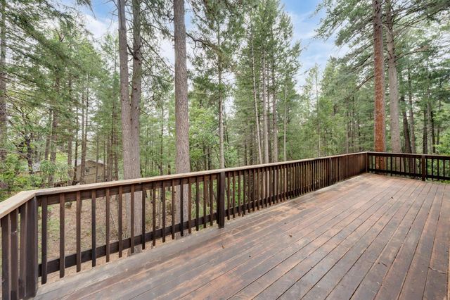 5531 Begonia Dr, Pollock Pines, CA 95726