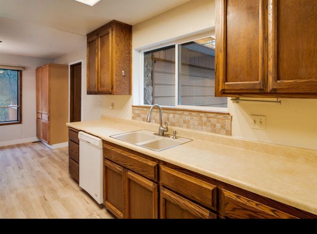 5531 Begonia Dr, Pollock Pines, CA 95726