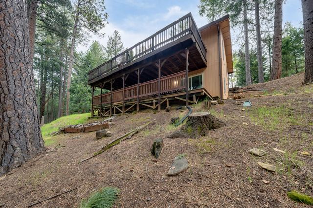 5531 Begonia Dr, Pollock Pines, CA 95726