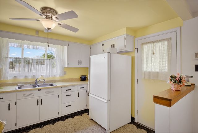 186 William St, Stowe Twp, PA 15136
