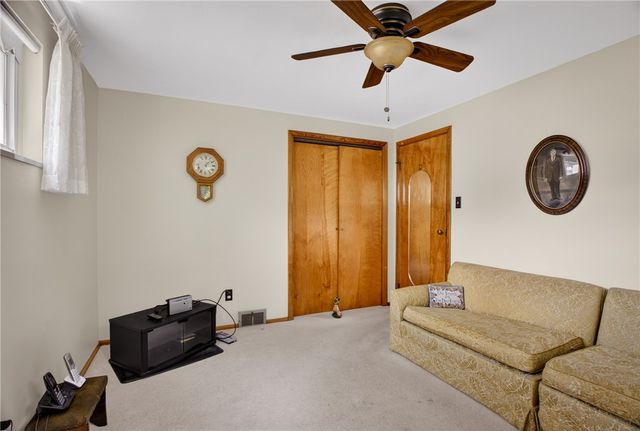 186 William St, Stowe Twp, PA 15136