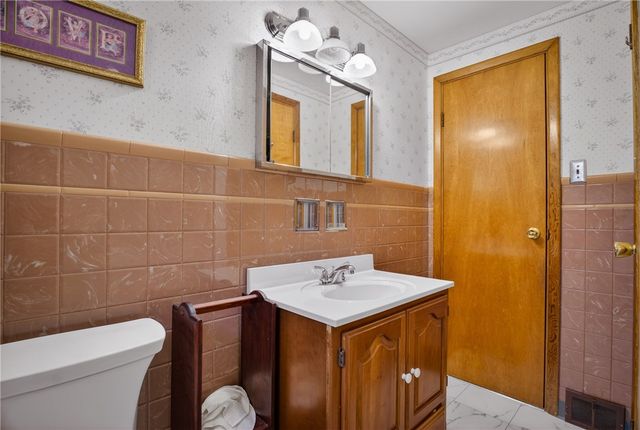 186 William St, Stowe Twp, PA 15136