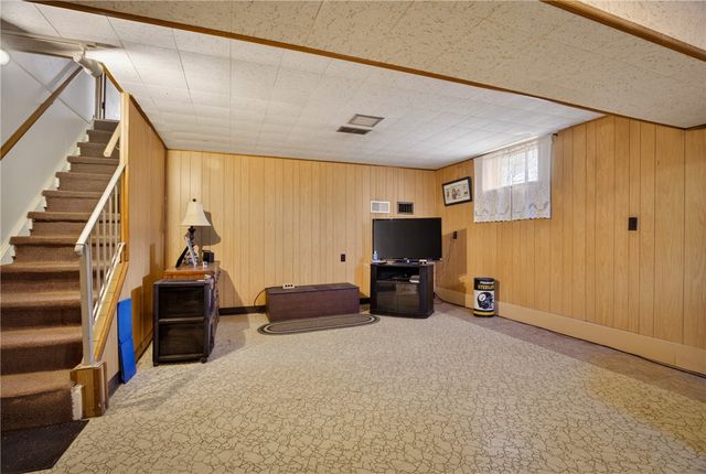 186 William St, Stowe Twp, PA 15136