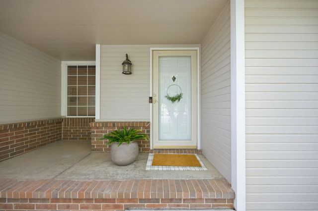 2622 N Keith, Wichita, KS 67205