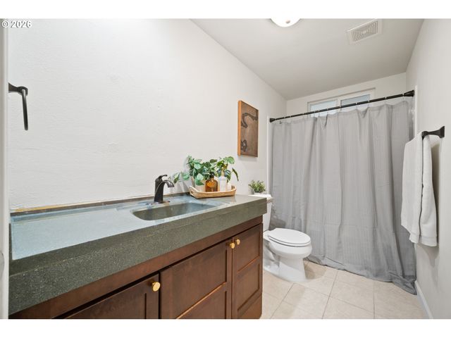 15021 Ne 24TH St, Vancouver, WA 98684