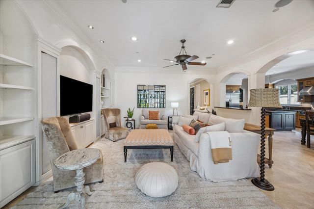 4260 Emory Avenue, West University Place, TX 77005