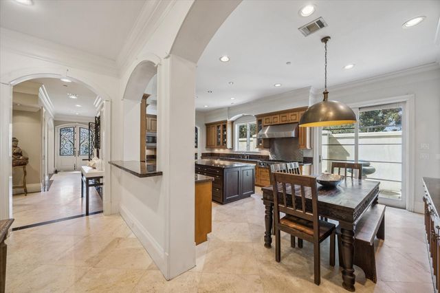 4260 Emory Avenue, West University Place, TX 77005