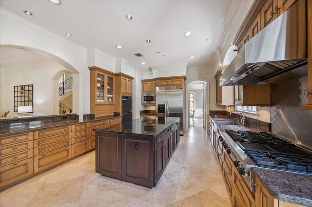 4260 Emory Avenue, West University Place, TX 77005