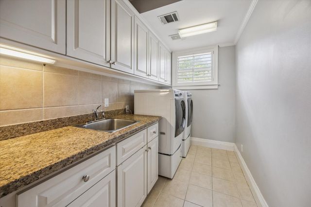 4260 Emory Avenue, West University Place, TX 77005