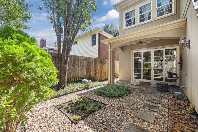 4260 Emory Avenue, West University Place, TX 77005
