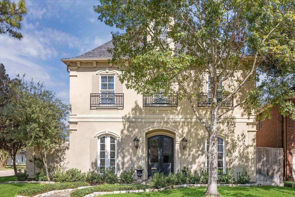 4260 Emory Avenue, West University Place, TX 77005