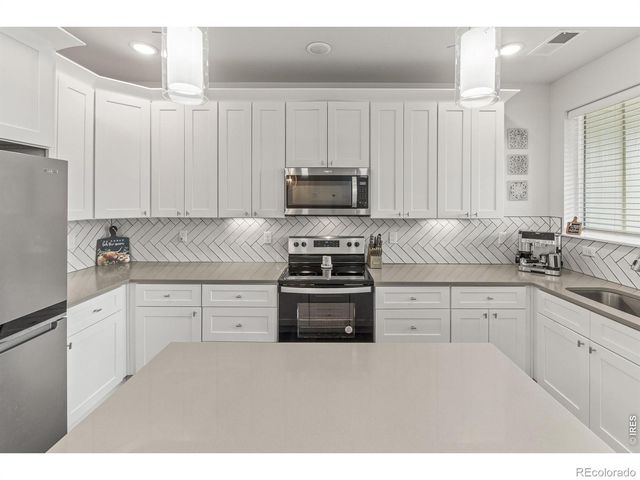 2402 49th Ave Ct 3, Greeley, CO 80634