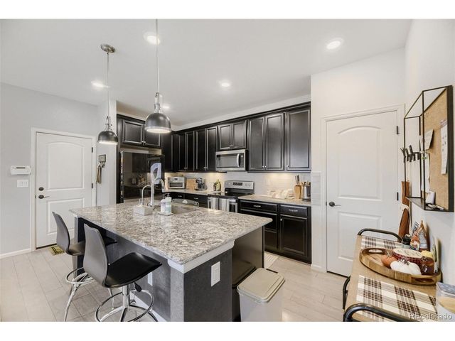 21855 E Radcliff Cir, Aurora, CO 80015