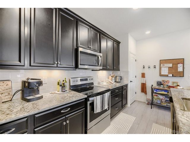 21855 E Radcliff Cir, Aurora, CO 80015