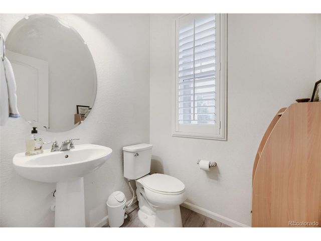 21855 E Radcliff Cir, Aurora, CO 80015