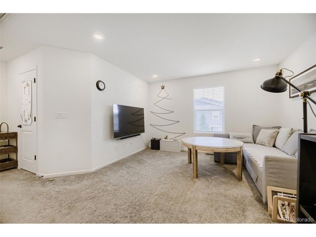 21855 E Radcliff Cir, Aurora, CO 80015