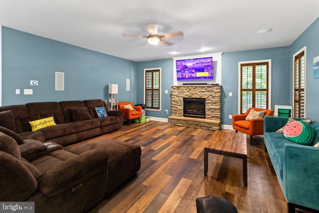 9911 WORMAN DR, King George, VA 22485