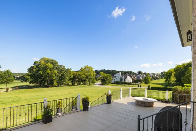 8400 Heirloom Blvd, College Grove, TN 37046