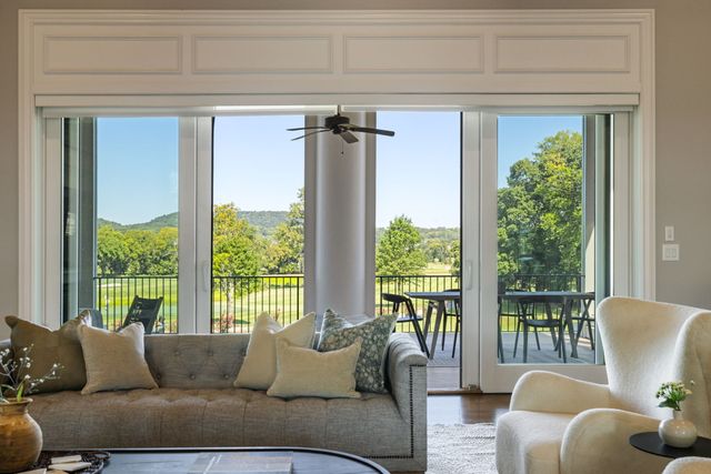 8400 Heirloom Blvd, College Grove, TN 37046